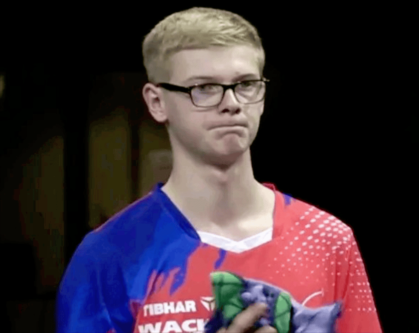 外脚背传球 外脚背传球